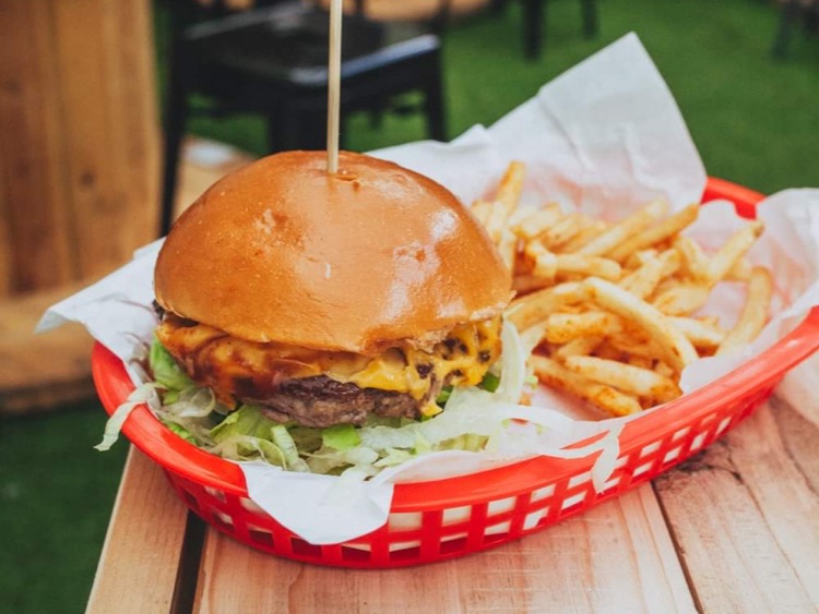 Benny's American Takeaway Hindley  slider image