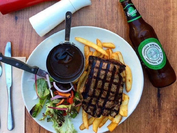 Spargo's Cafe + Bar slider image