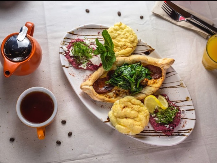 Almina's On Gawler Place slider image