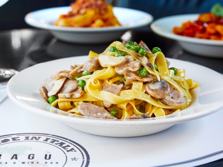 Ragù pasta and wine bar slider image