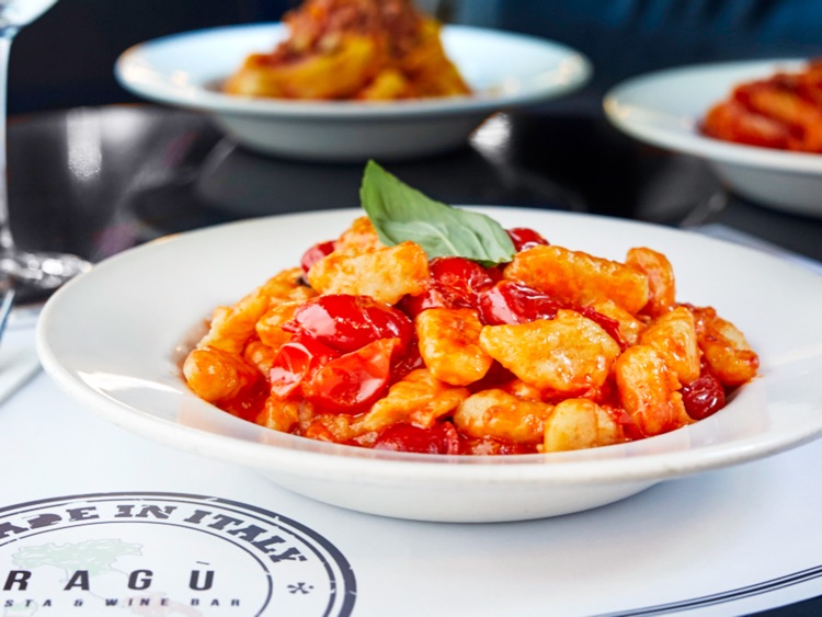 Ragù pasta and wine bar slider image