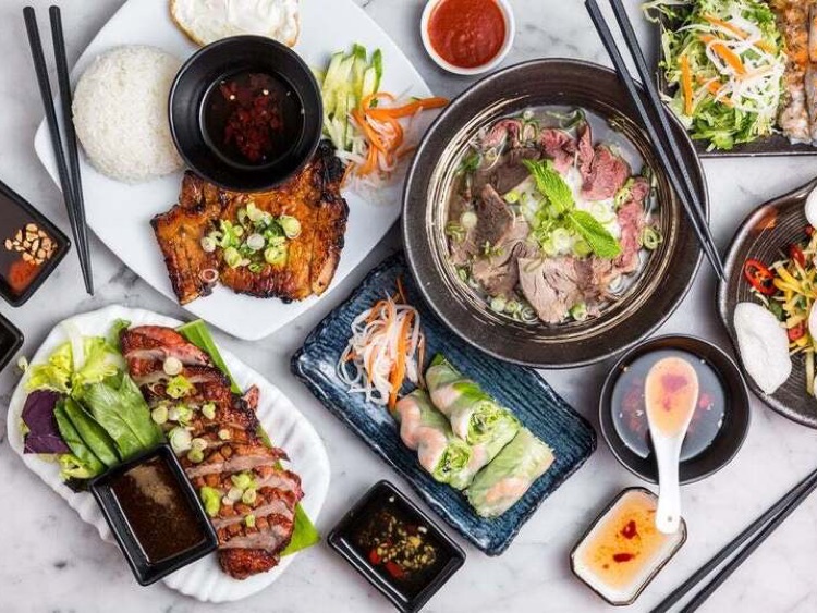 Yens Vietnamese Restaurant slider image