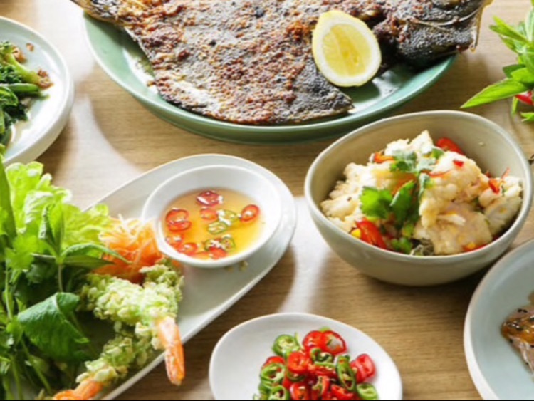 Yens Vietnamese Restaurant slider image