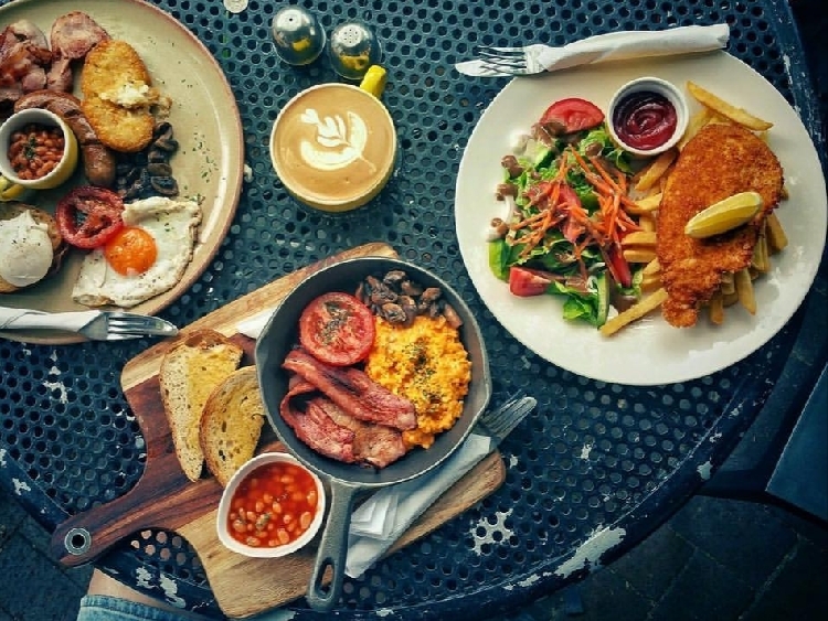 Eggshell Cafe slider image