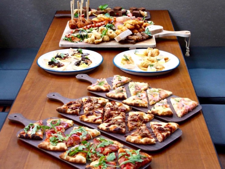 Santa Monica Pizza and Burger Bar slider image