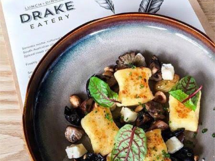 Drake Eatery slider image