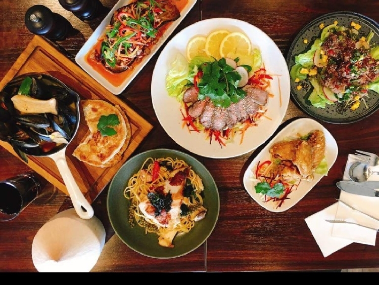 TOMYUM Addict slider image