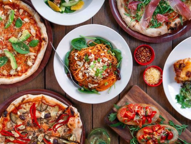 Mamma's Woodfire Pizza slider image