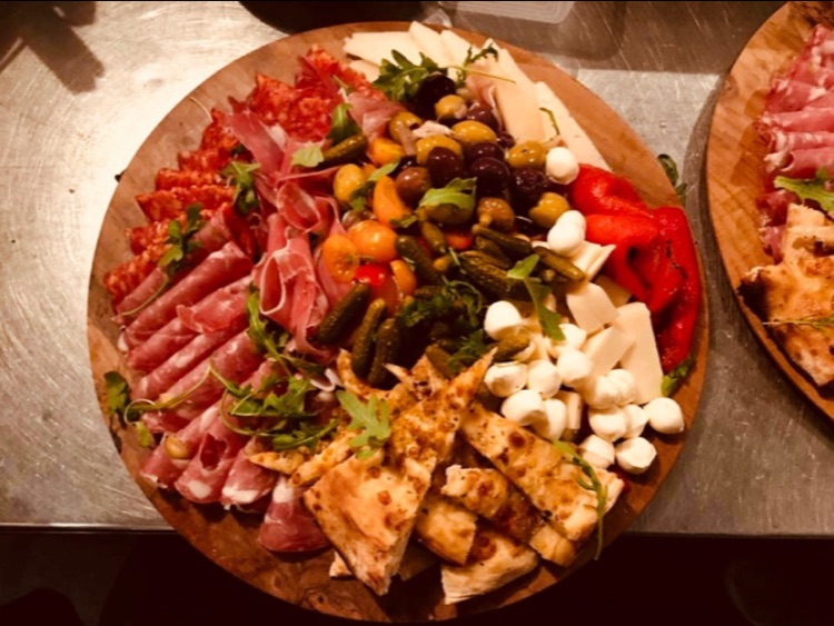 Mamma's Woodfire Pizza slider image