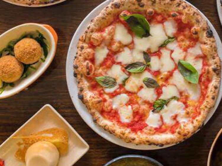 1000 Lire Pizza and Stuzzichini slider image