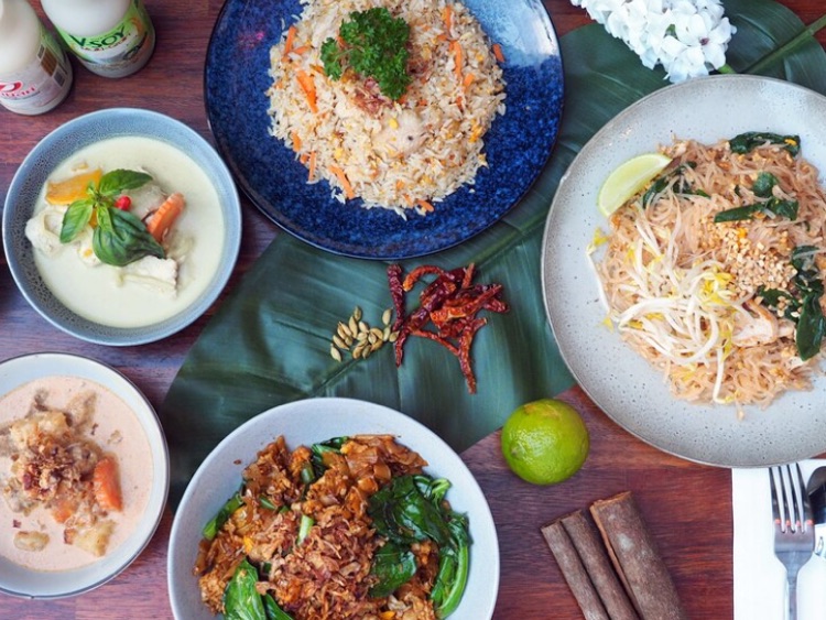Yum Thai slider image