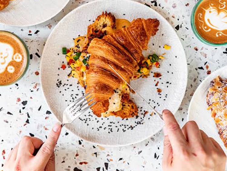 Auvers Dining slider image