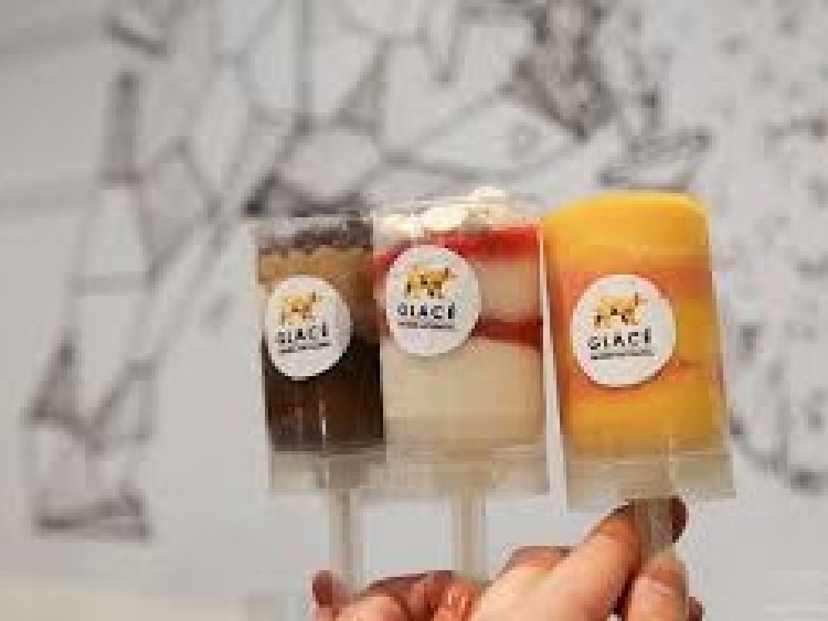 Glacé Frozen Artisanal  slider image