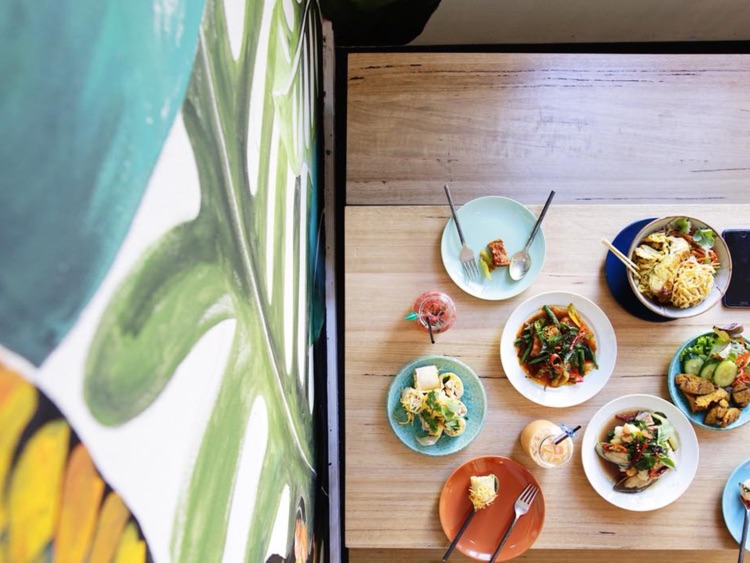Thai Thani Kitchen And Bar slider image