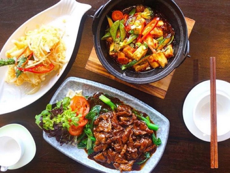 C18 Chinese Restaurant slider image