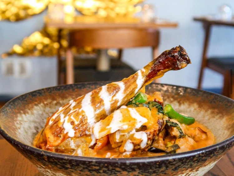 Thai Rock Potts Point slider image