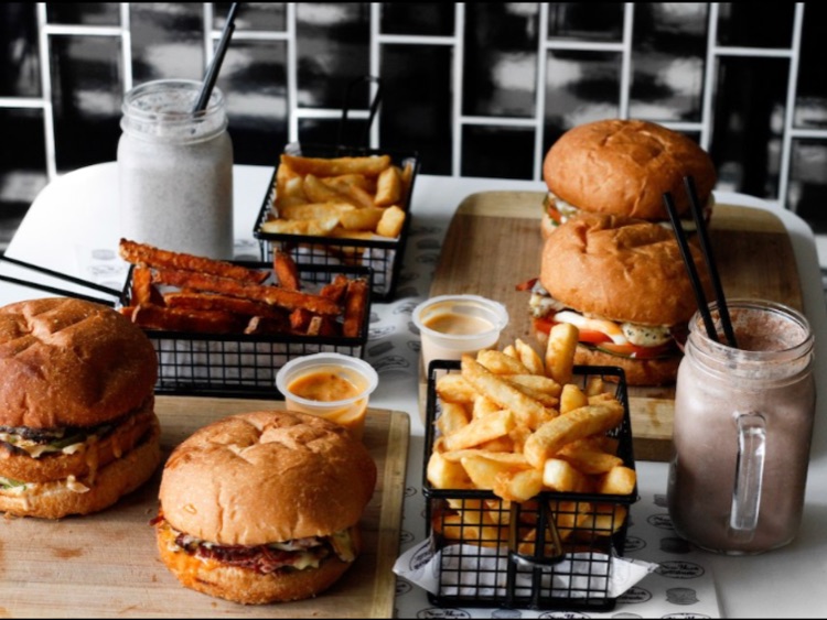 New York Minute - Thornbury slider image