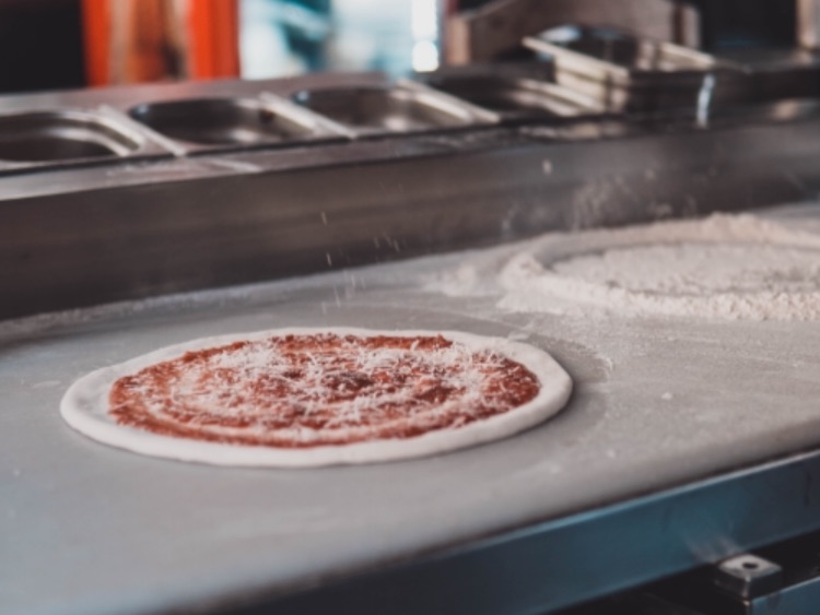 Queen Caterina Pizza e Birra slider image