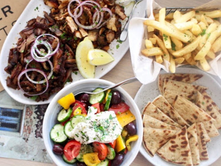10 Greek Plates slider image