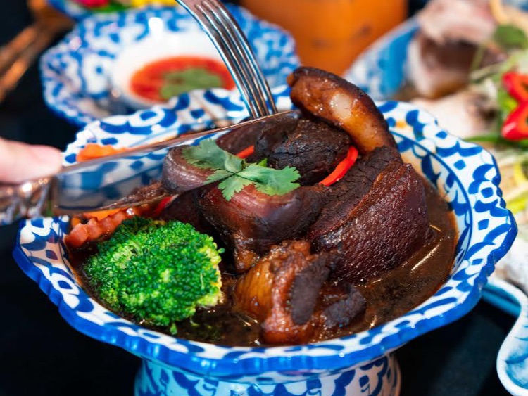 Yaowarat Thai-Chinatown Street Food slider image